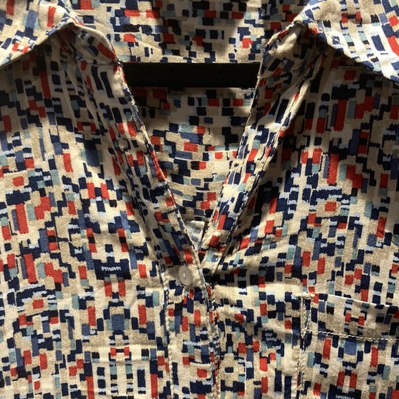 Patterned button down blouse - Picture 3 of 5